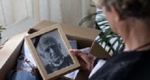 Widowhood accelerates cognitive decline in those at risk for Alzheimer's disease Widow