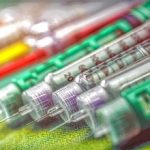 Insulin injection needle or pen for use by diabetics