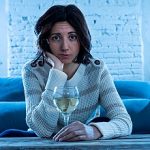 9-MB-Harm Reduction-10-06-2021-Alcohol-Drink-Alone-Covid-iStock-1164363123