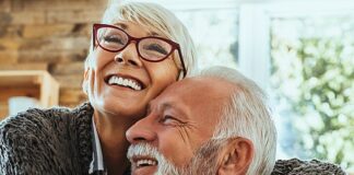 When older couples are spatially close their heart rates synchronise