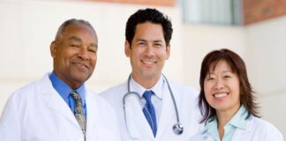 Why reverse mentoring should be used more in healthcare sector