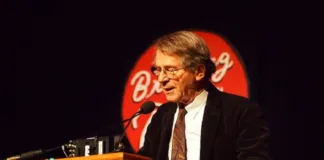 Relentless consumer activist Sidney Wolfe dies