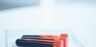 Blood test trial to detect multiple cancers 'overhyped'?