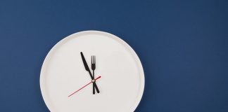 Longer gaps between meals for older people tied to chronic diseases